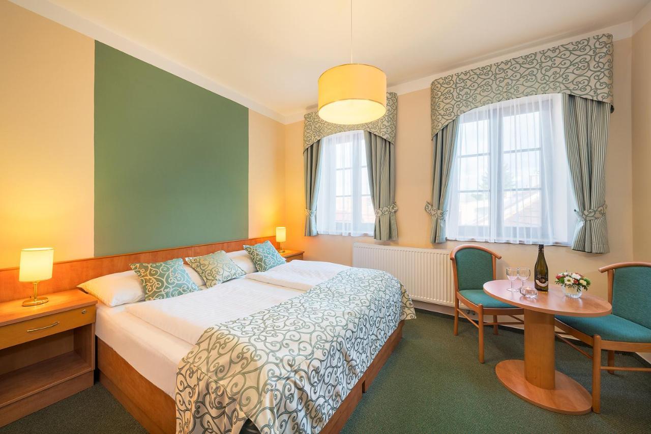 Hotel Bily Jednorozec Třeboň 外观 照片
