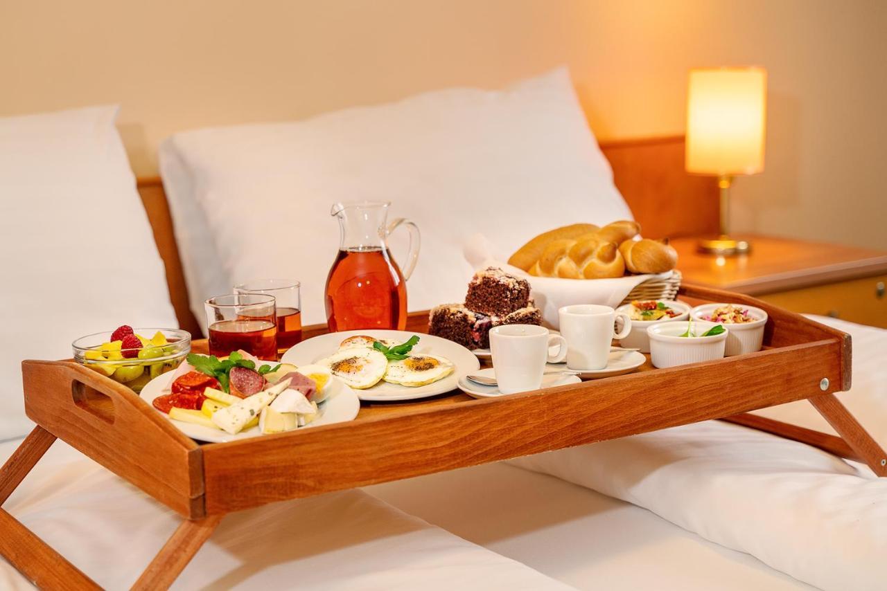 Hotel Bily Jednorozec Třeboň 外观 照片