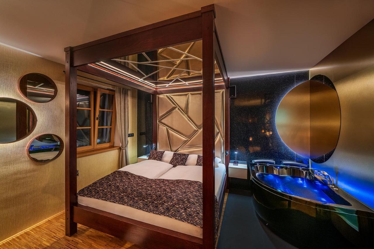 Hotel Bily Jednorozec Třeboň 外观 照片