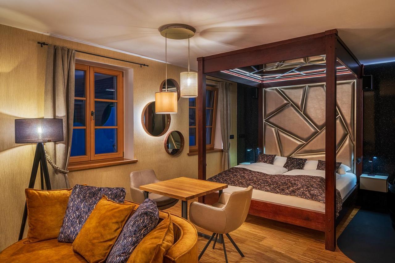 Hotel Bily Jednorozec Třeboň 外观 照片