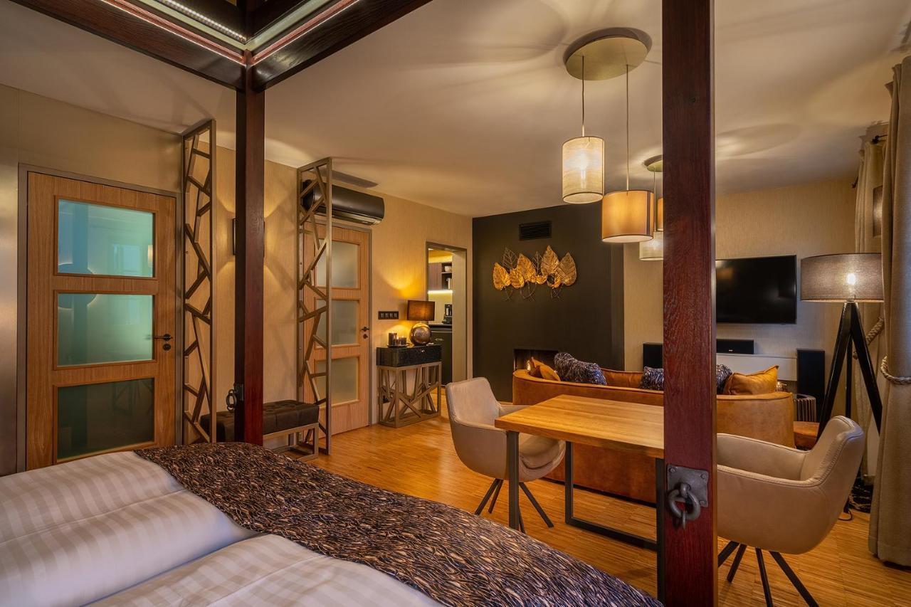 Hotel Bily Jednorozec Třeboň 外观 照片