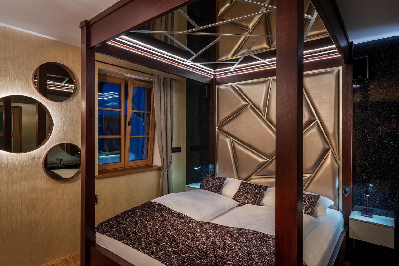 Hotel Bily Jednorozec Třeboň 外观 照片