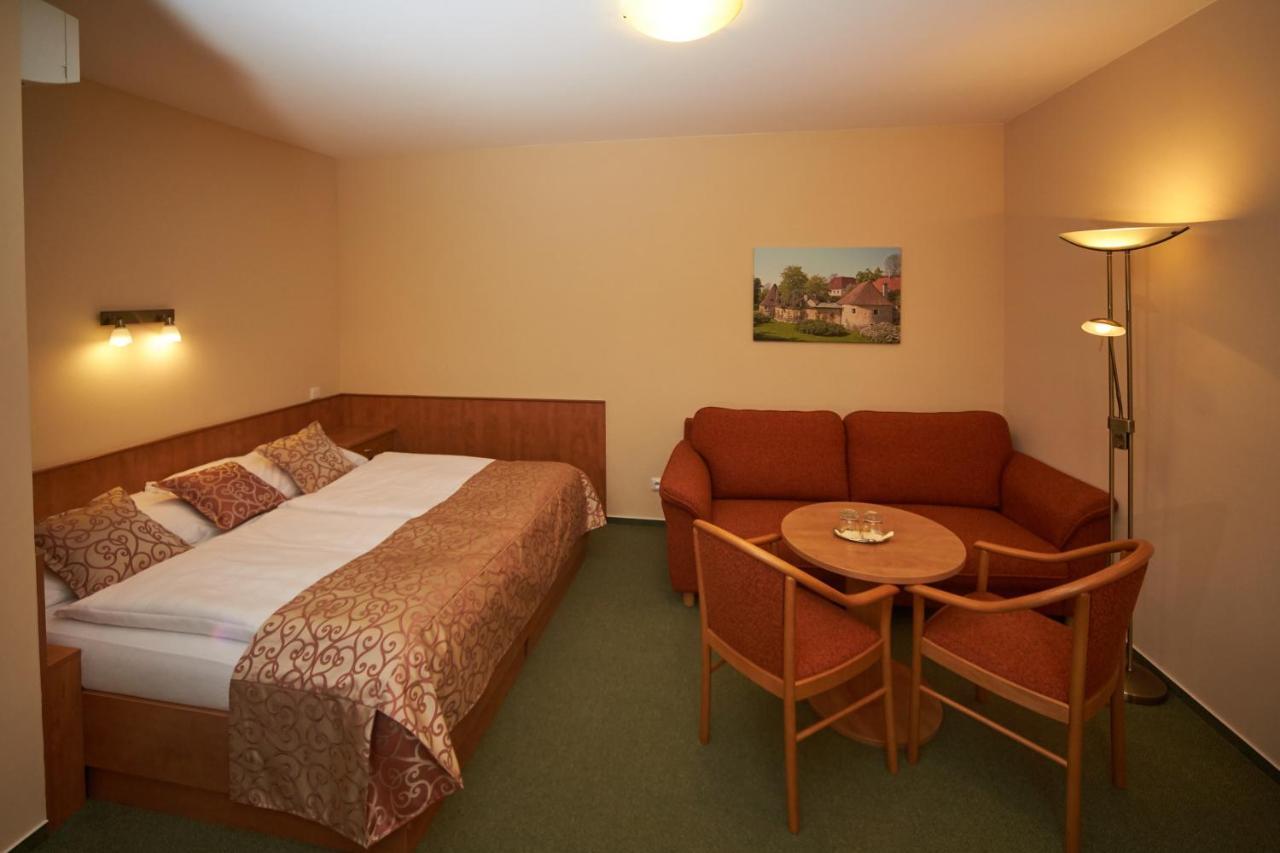 Hotel Bily Jednorozec Třeboň 外观 照片