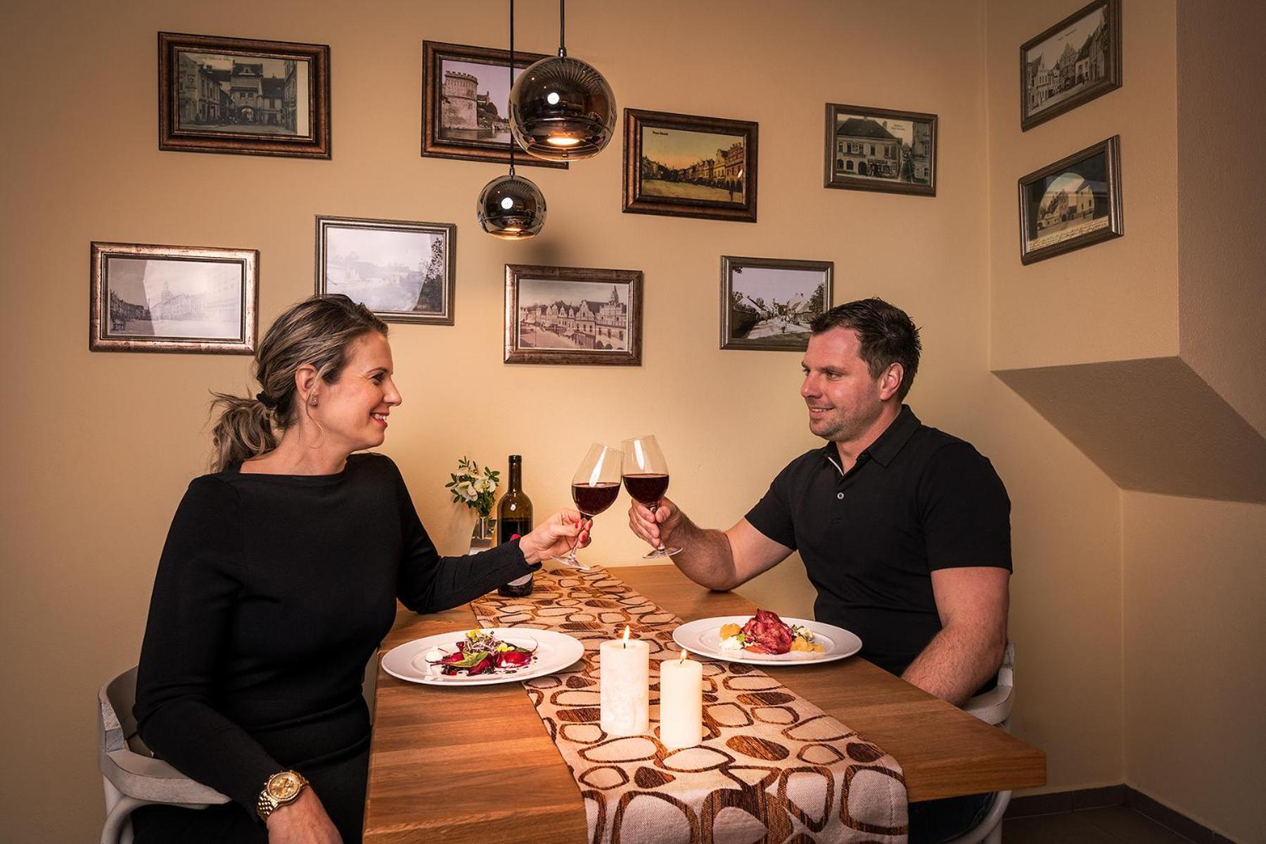 Hotel Bily Jednorozec Třeboň 外观 照片