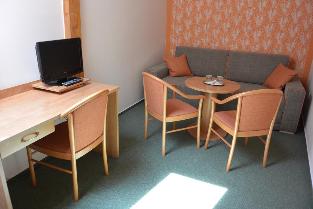 Hotel Bily Jednorozec Třeboň 外观 照片
