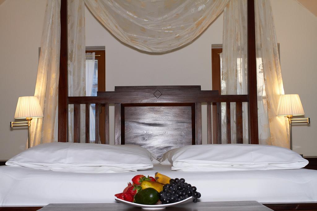 Hotel Bily Jednorozec Třeboň 外观 照片