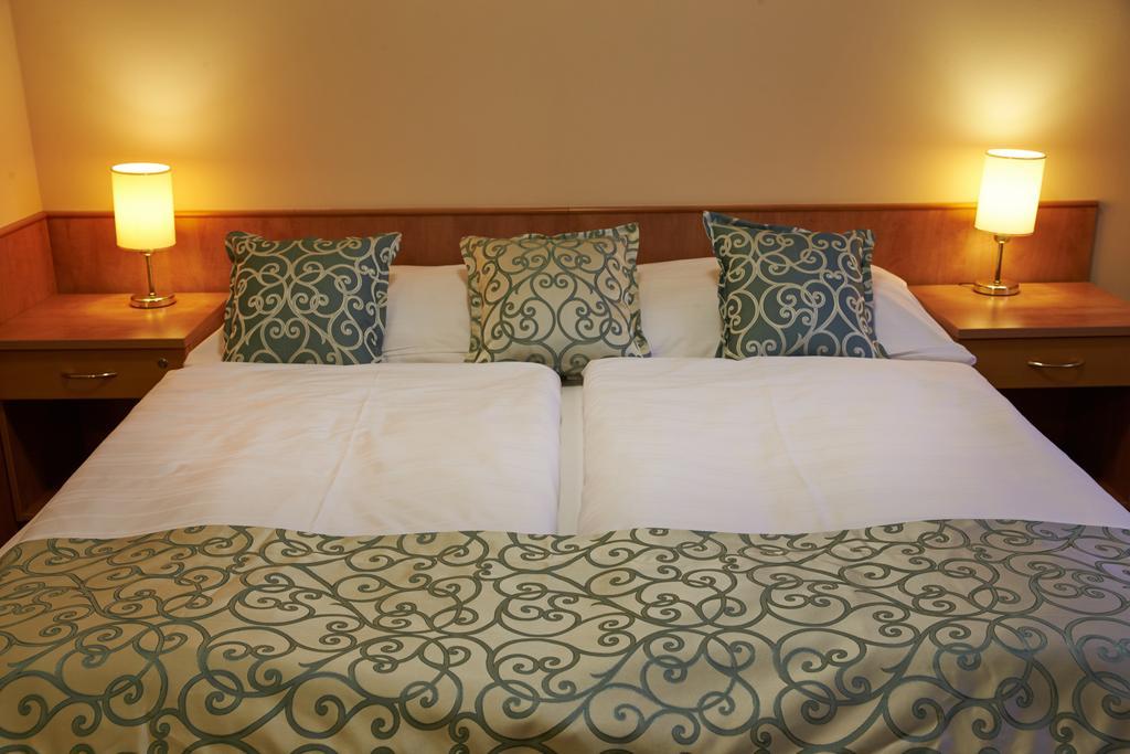 Hotel Bily Jednorozec Třeboň 外观 照片